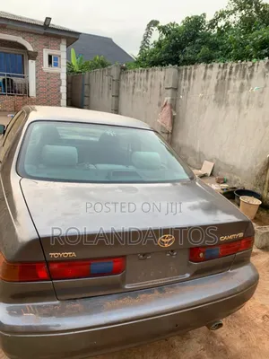 Toyota Camry LE 4dr Sedan (2.2L 4cyl 4A) 2000 Gray