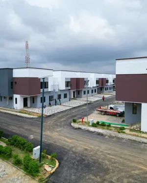 3bdrm Townhouse/Terrace in Estate Located By, FHA for sale