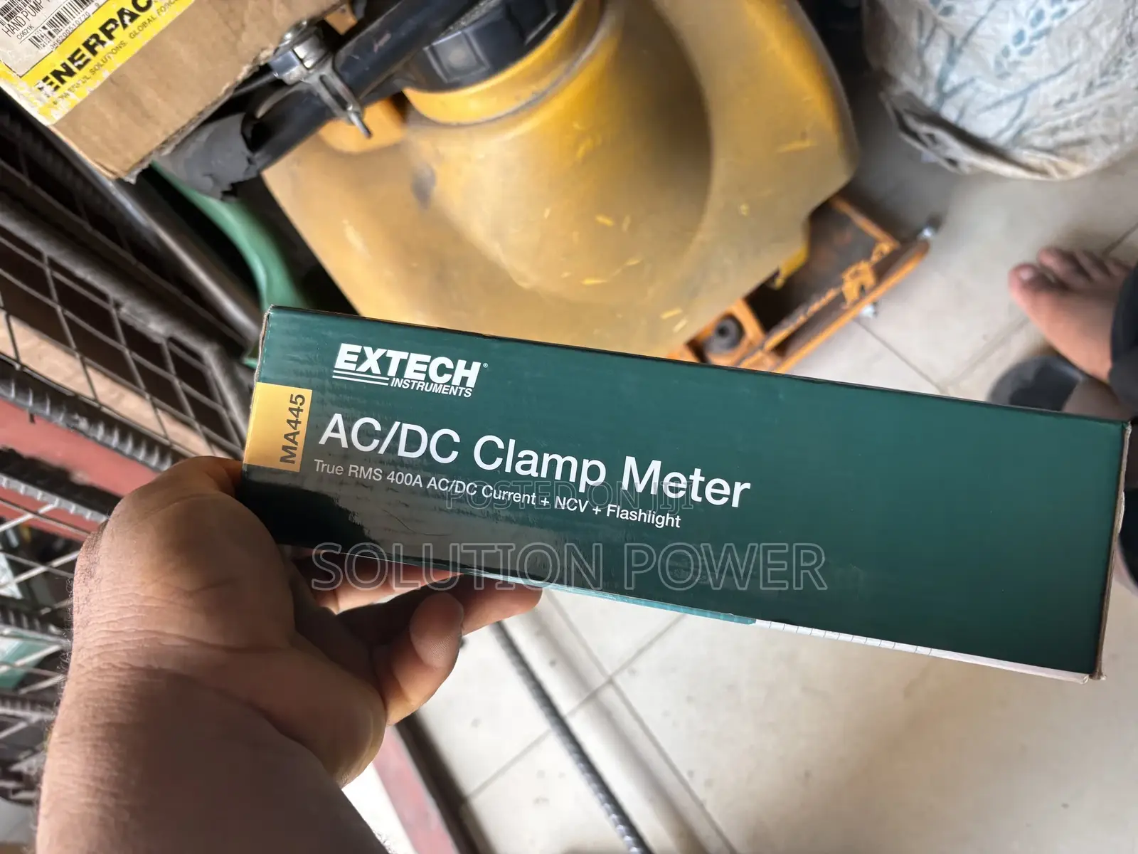 Extech 400aac/Dc Clamp Meter