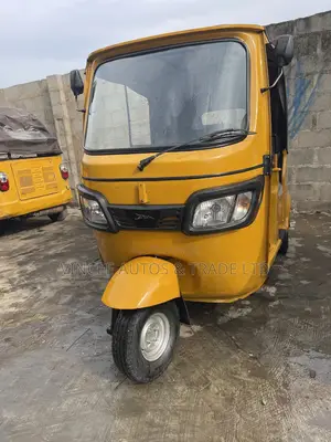 TVS King Cargo 2024 Yellow