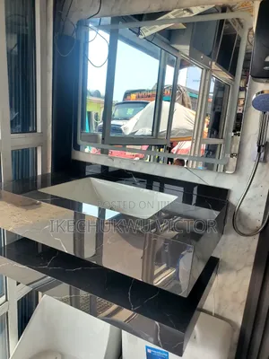 Executive Wash Hand With Luxury Mirror