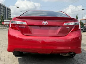 Toyota Camry SE 4dr Sedan (2.5L 4cyl 6A) 2013 Red