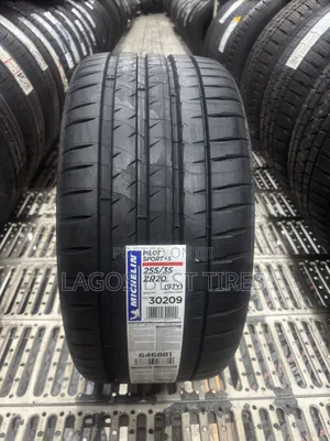 Premium Michelin High-Performance( 255 35 20 )With 18months Warranty