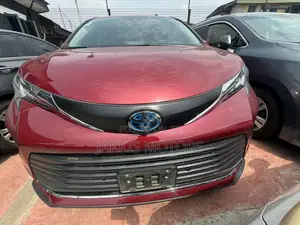 Toyota Sienna 2021 Red
