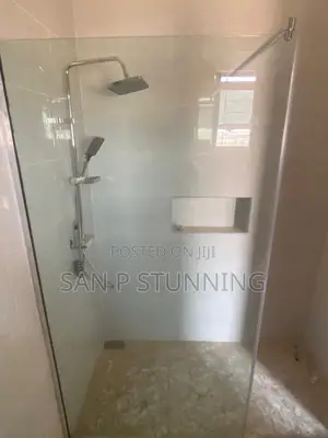 Bathroom Glass Partition (Shower Cubicle)