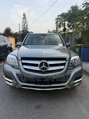 Mercedes-Benz GLK-Class Base GLK 350 4dr AWD 4MATIC (3.5L 6cyl 7A) 2015
