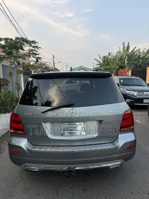 Mercedes-Benz GLK-Class Base GLK 350 4dr AWD 4MATIC (3.5L 6cyl 7A) 2015