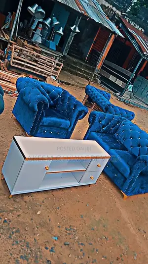 Complete Set of Chair With Center Table