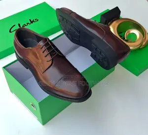 Clark Less Up Coporate Shoes