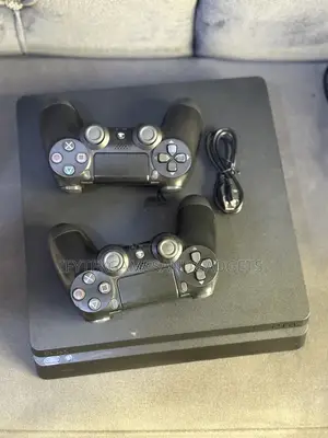 Ps 4 Slim 500gb With 2 Pads and 12 Games