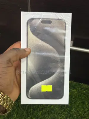 New Apple iPhone 15 Pro Max 256 GB Black