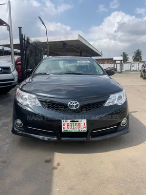 Toyota Camry SE V6 4dr Sedan (3.5L 6cyl 6A) 2012 Black