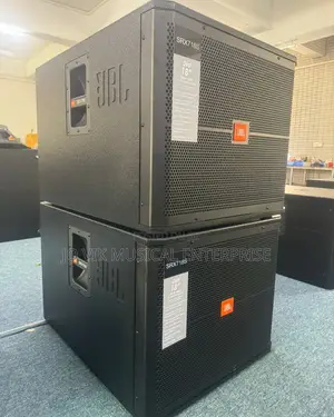 JBL Srx718s