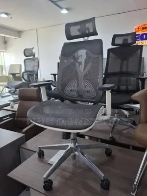 Mesh Foam Ergonomic Swivel Office Chair for Extra Comfort