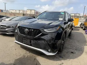 Toyota Highlander XSE 2021 Black
