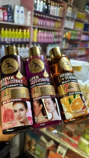 S K Duchess Glow Body Oil