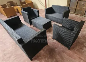 Black High Back Craft-like Plastic Set Of Seats With Centre Table