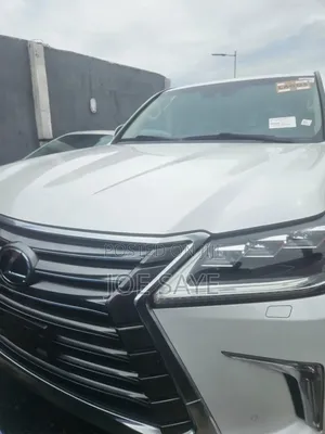 Lexus LX 570 AWD 2016 White