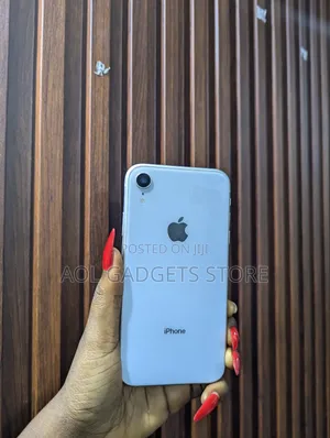Apple iPhone XR 64 GB White