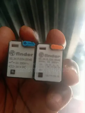 Finder 55 Series Industrial Electromagnetic Plug-in Relay (4pdt, 7a)
