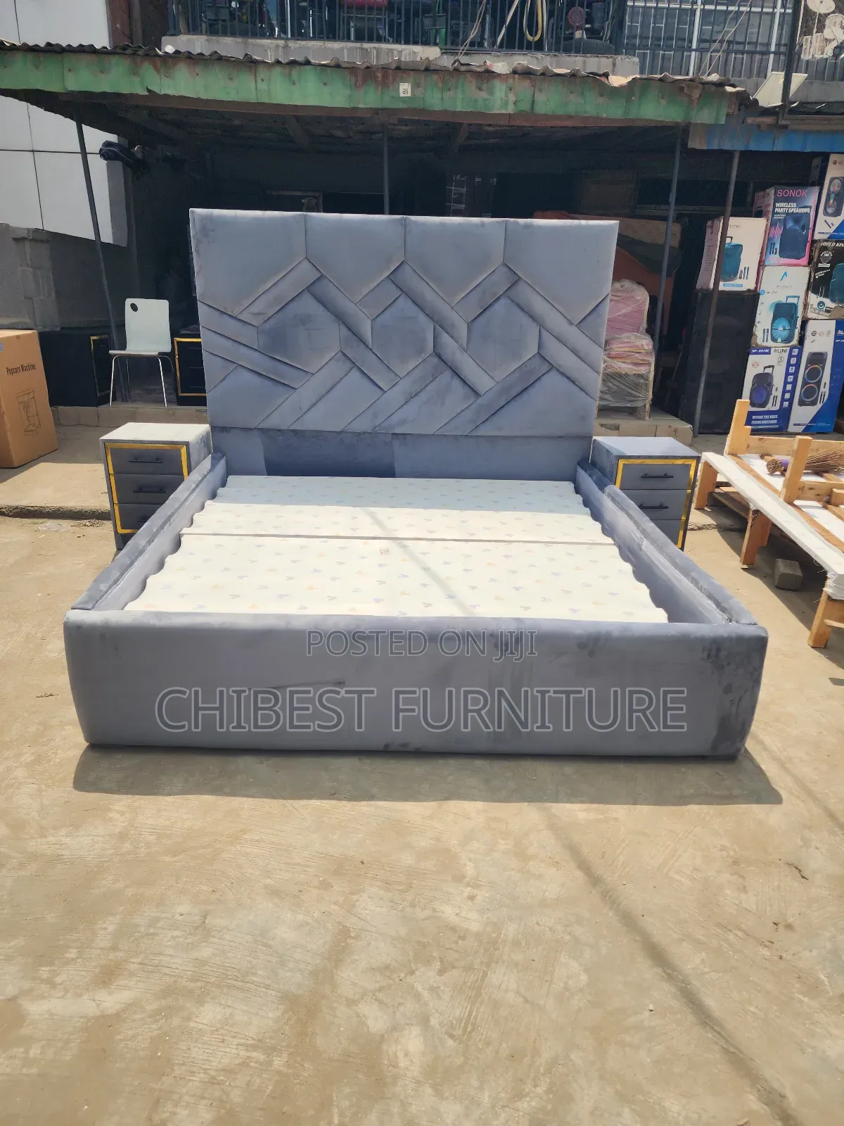 Executive 6by6 Bed Grey Bed Stand.