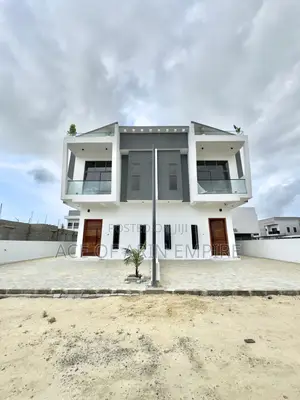 3bdrm Duplex in Ogombo for sale
