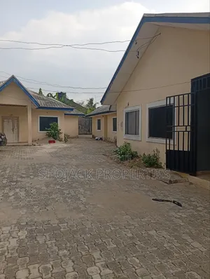 3bdrm Bungalow in Kpakani Street for sale