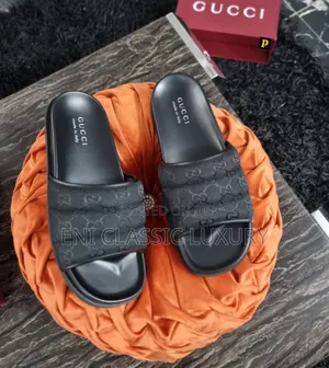 Best Quality Luxury Men's Slippers Gucci Well Banded Package