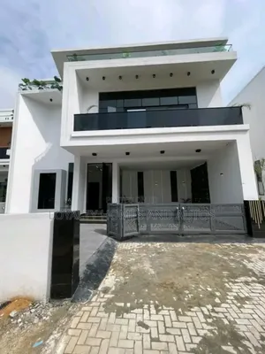5bdrm Duplex in Chevron for sale