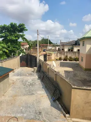 3bdrm Apartment in Adeniji Estate, Apata for rent
