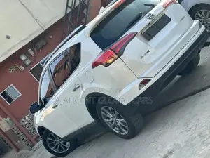 Toyota RAV4 Limited AWD (2.5L 4cyl 6A) 2016 White