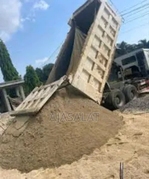 30 Tons of Sharp Sand