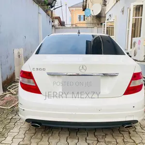 Mercedes-Benz C300 Sport Sedan AWD (3.0L 6cyl 7A) 2009 White
