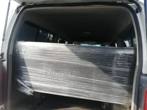 Toyota HiAce 2013 White
