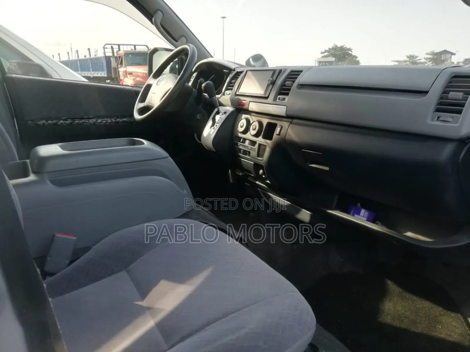 Toyota HiAce 2013 Grey