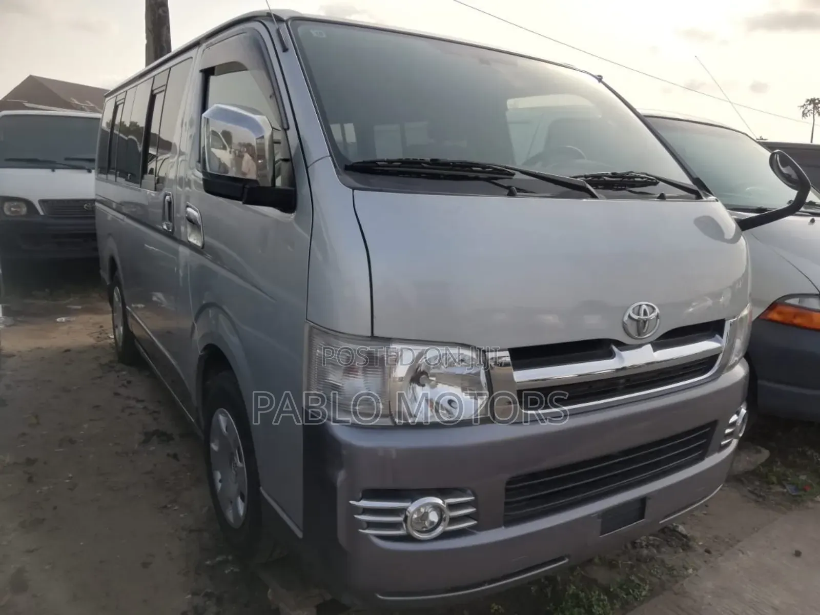 Toyota HiAce 2013 Grey