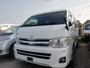 Toyota HiAce 2014 White