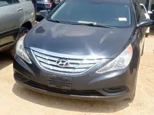 Hyundai Sonata SE 2.0T Sedan FWD (2.0L 4cyl 6A) 2013 Blue