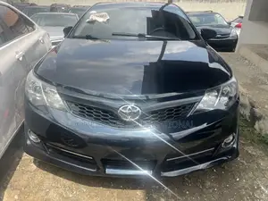 Toyota Camry SE Sport 4dr Sedan (2.5L 4cyl 6A) 2014