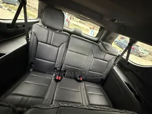 Chevrolet Suburban 2021 Gray
