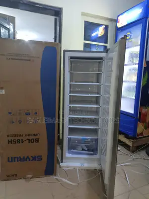 Space-Saving Design – Skyrun 185l Upright Freezer 185 Liters.