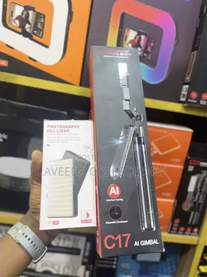 C17 Ai Tracking Tripod + Fill Light