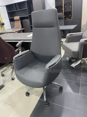 High Classic Office Executive Swivel Chair