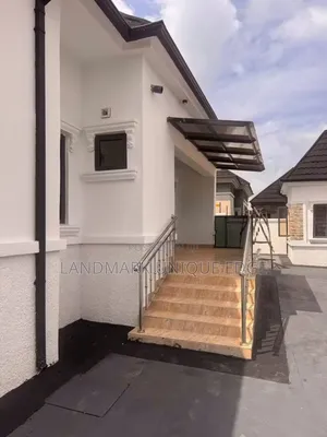 3bdrm Bungalow in Gwarinpa Gear for sale