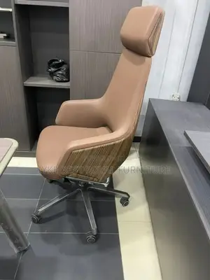 High Classic Office Executive Swivel Chair