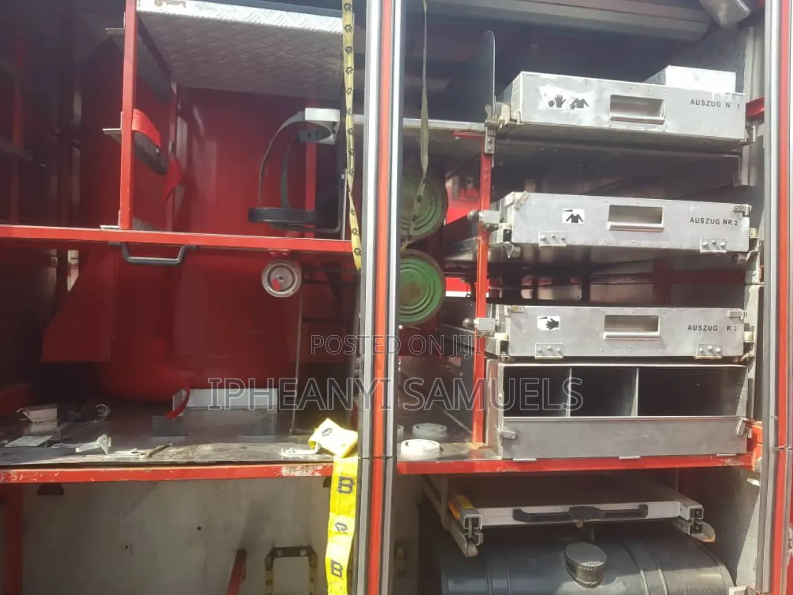 Bus 2012 Red