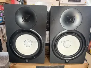 Yamaha Hs8-