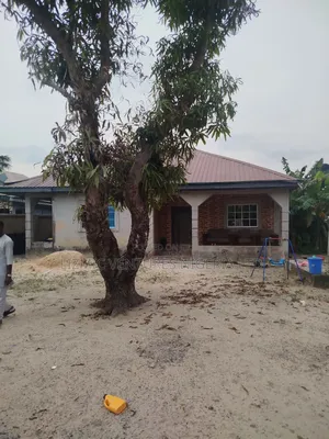 3bdrm Bungalow in Greenlite, Lekki Expressway for sale