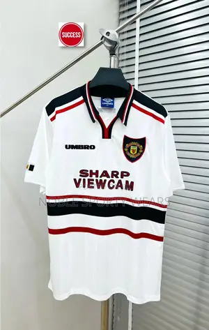 Manchester United Luxury Retro Kit