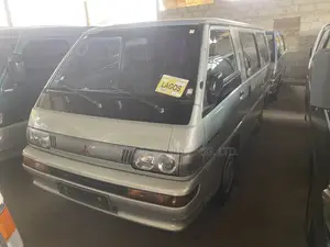 Mitsubishi L300 2002 Grey